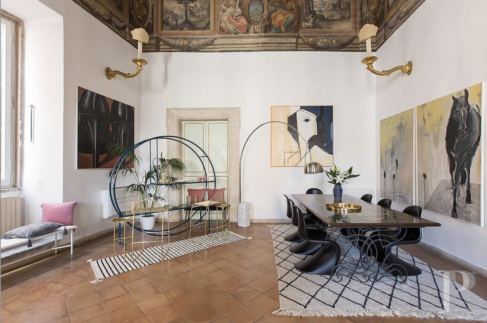 A vast, completely renovated apartment on the top floor of a 16th-century palazzo in Rome - photo  n°7